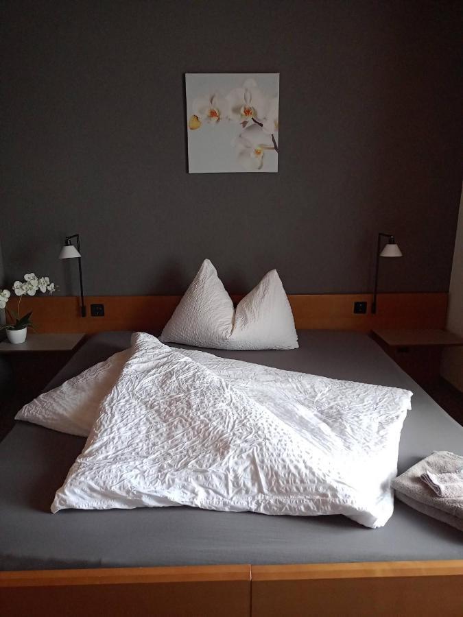Lotzwil Hotel Restaurant Bad Gutenburg מראה חיצוני תמונה