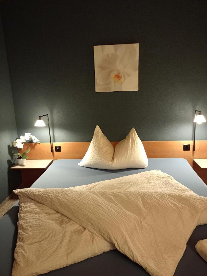 Lotzwil Hotel Restaurant Bad Gutenburg מראה חיצוני תמונה