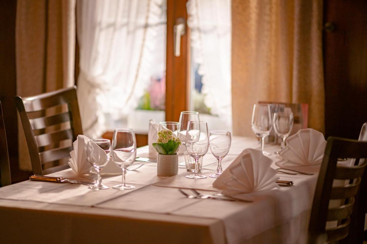 Lotzwil Hotel Restaurant Bad Gutenburg מראה חיצוני תמונה